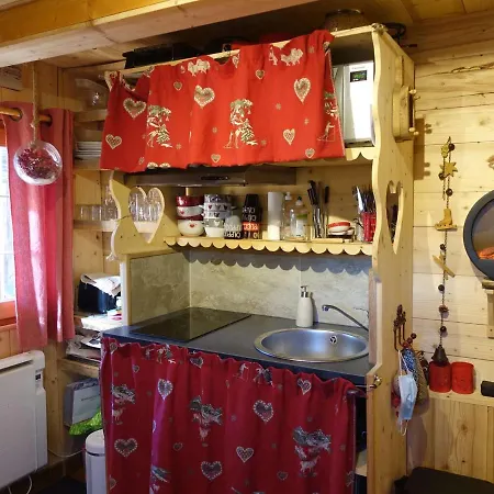 Mazot Savoyard A Hauteluce: Ideal Pour Couple, Proche Commerces Et Ski, Bien Equipe - Fr-1-342-263 * هاوتيلوس
